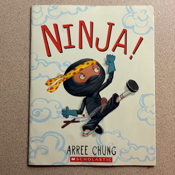 Lot of 2 Ninja themed books - Picture 2 of 9